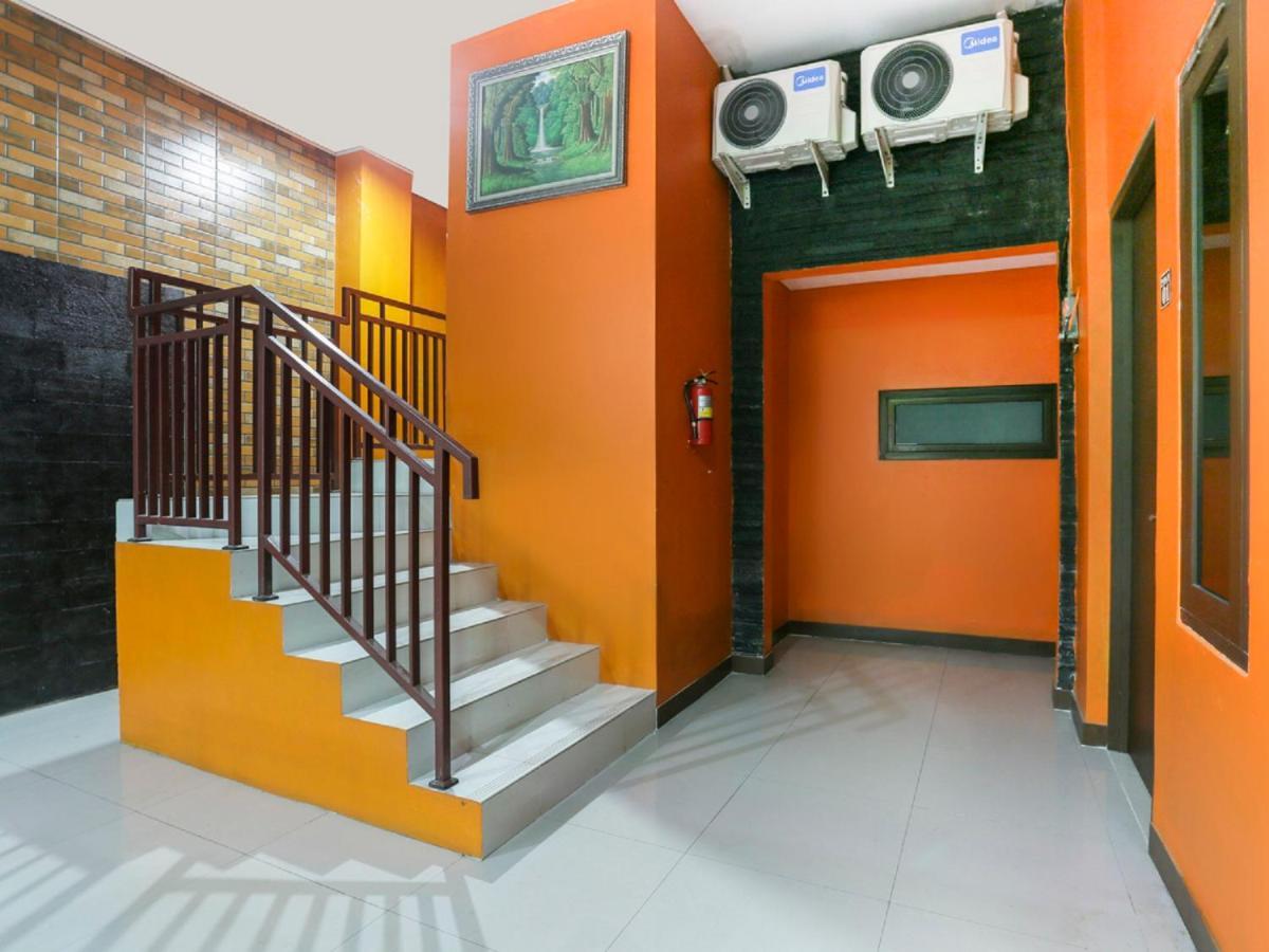 OYO Life 3520 Indoniaga Palace Tangerang Bagian luar foto
