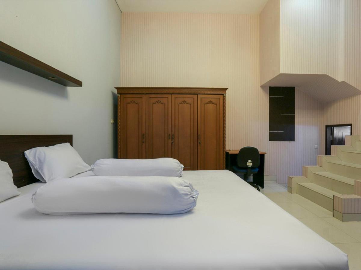 OYO Life 3520 Indoniaga Palace Tangerang Bagian luar foto